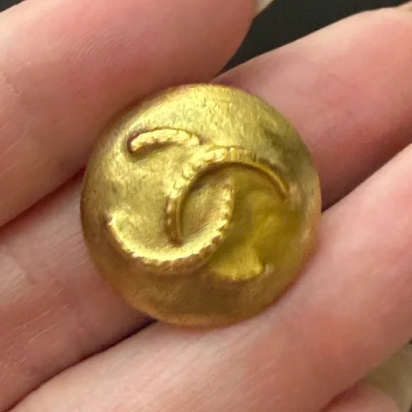 CHANEL Gold-Tone CC Dome Earrings Vintage - Picture 2 of 9